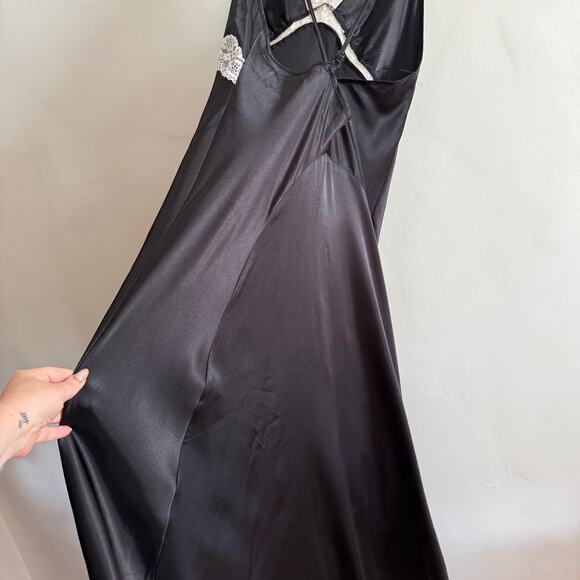 SINCERELY JULES Black Satin bias cut Maxi Dress white lace trim V Neck XL - Picture 6 of 10